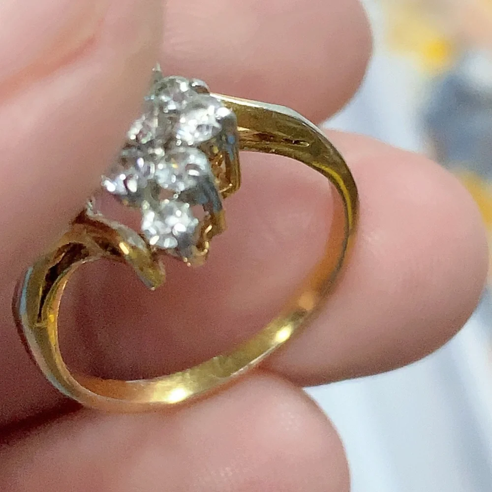 Gold Tone Waterfall‎ Rhinestone Ring Sz 6.5